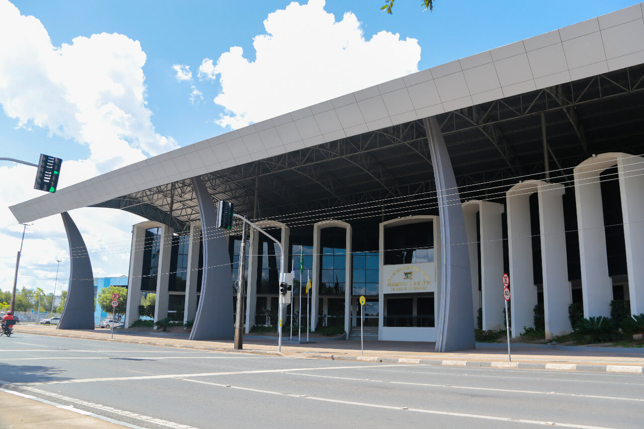 ALERR abre concurso com salários de até R$ 39,5 mil e vagas em diversas áreas 2 assembleia legislativa de roraima