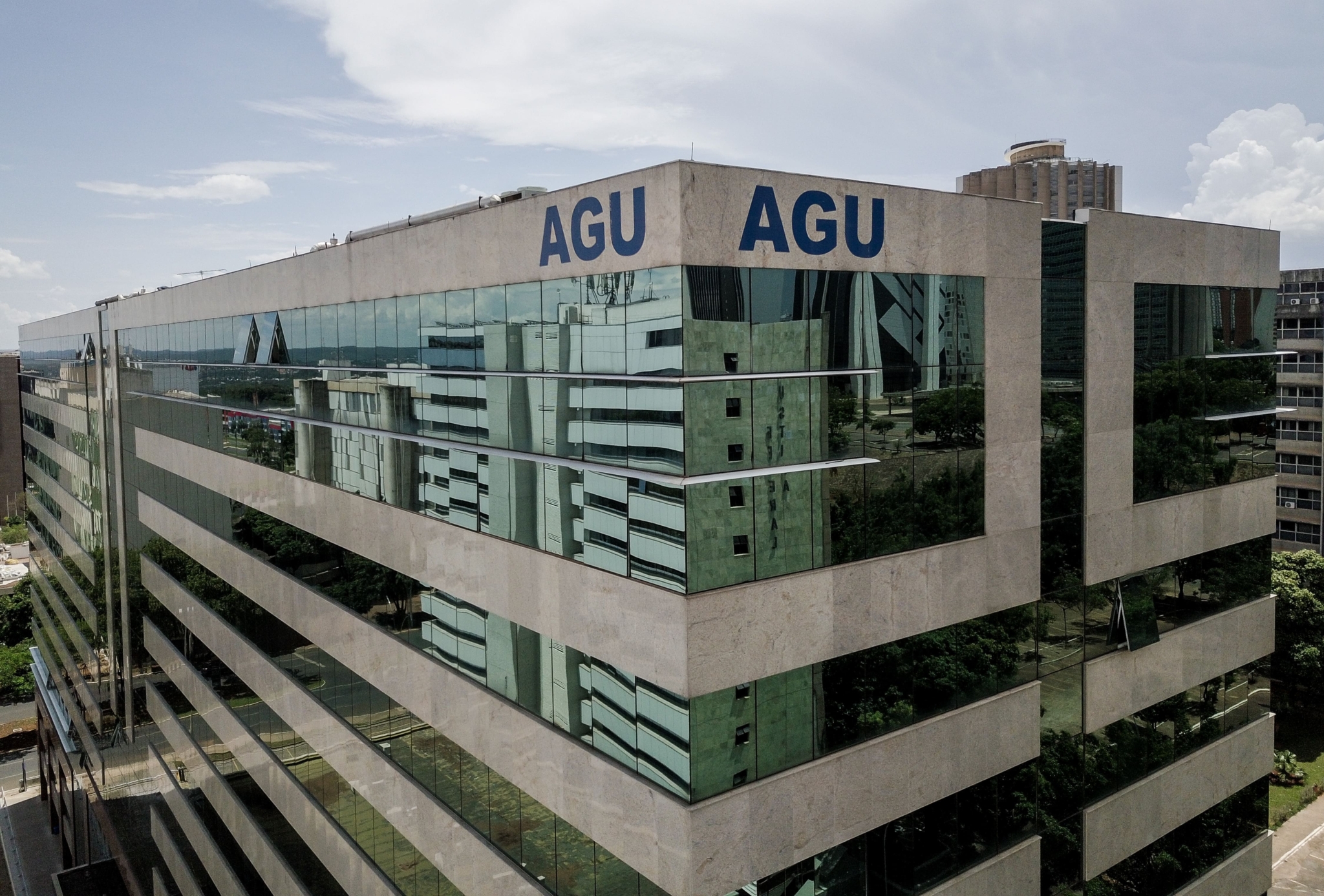 Estágio na AGU abre 3,3 mil vagas para pós em Direito com bolsa de R$ 1,5 mil 1 sede da advocacia geral da união